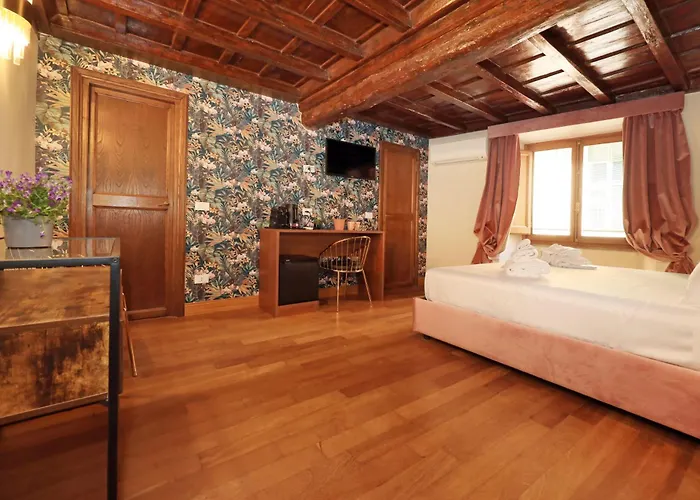 Guest house Golden Pantheon